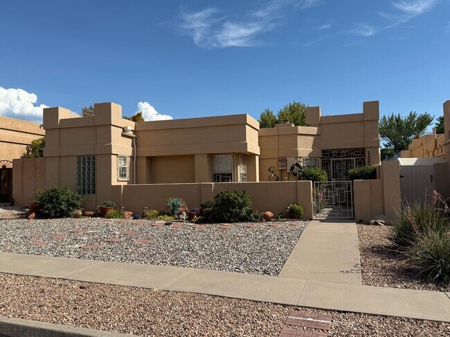 Primary Photo - Desirable 3 Bed 2 Bath 2 Car Garage