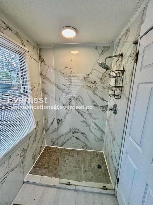 Building Photo - 1738 Duke Rd