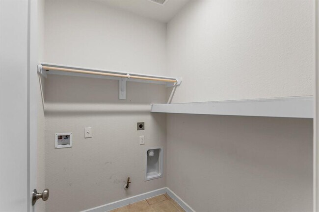 Building Photo - 3850 Chapman Bluff Dr