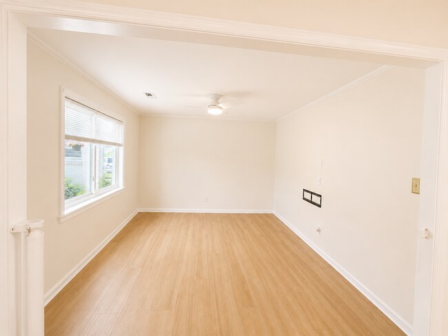 Building Photo - 1004 Blanton Pl