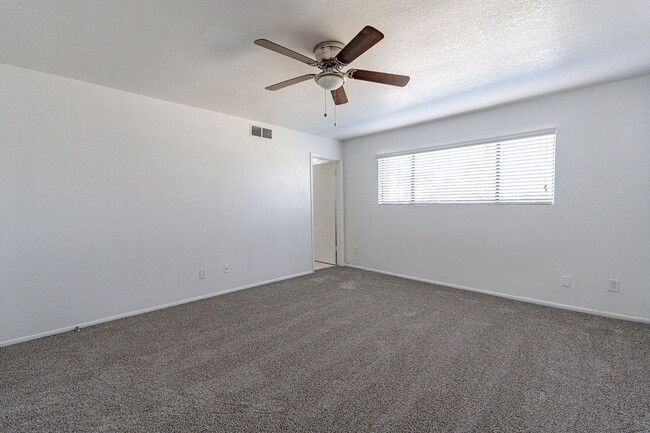 Building Photo - NEW CARPET!