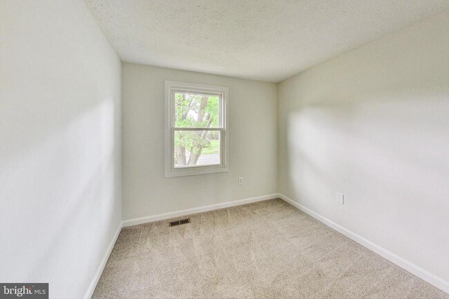 Building Photo - 6307 Willow Way