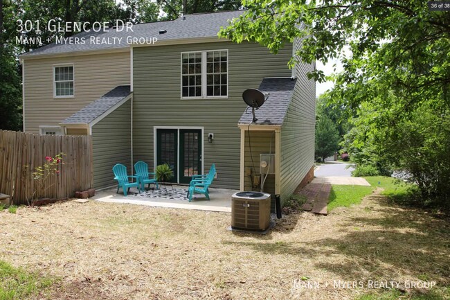 Building Photo - 301 Glencoe Dr