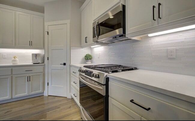 Building Photo - 12051 NE 109th St