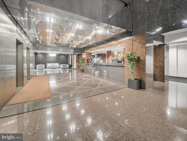 Building Photo - 1530 Key Blvd