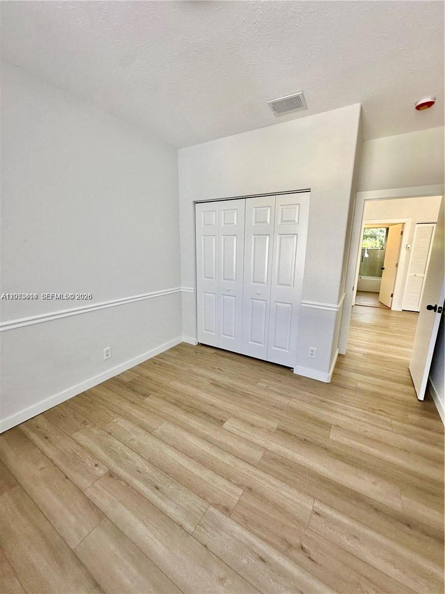 Building Photo - 4946 SW 38th Way