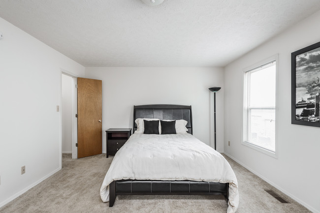 Interior - Bedroom - Regency Court Apartments