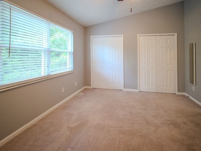 Building Photo - 650 Shadywood Ln
