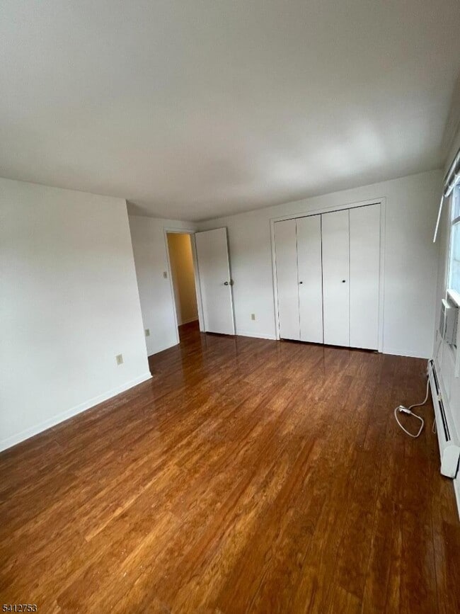 Building Photo - 278 Morris St