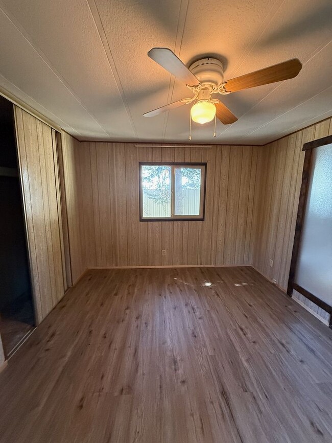 Building Photo - Affordable & Ideally Located 2 Bed 2 Bath ...