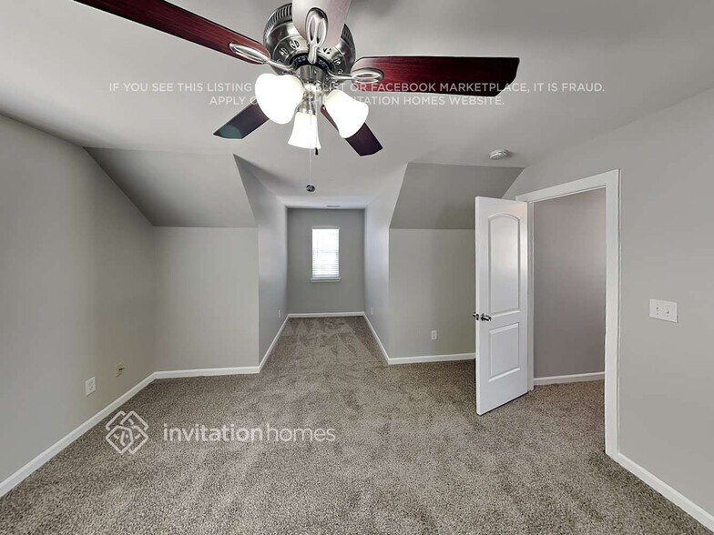 Building Photo - 9215 Ducati Ln