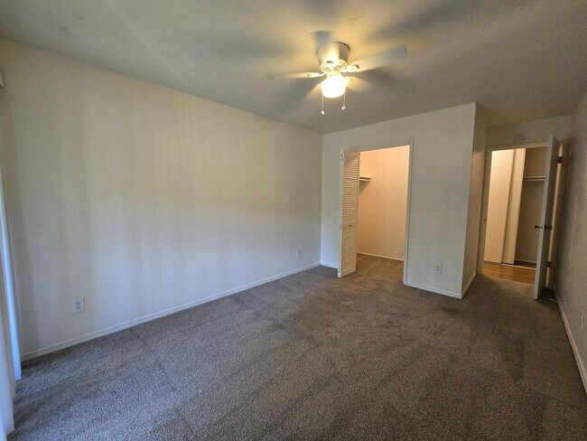 Building Photo - Beautifully Renovated Condo With Huge Balcony!