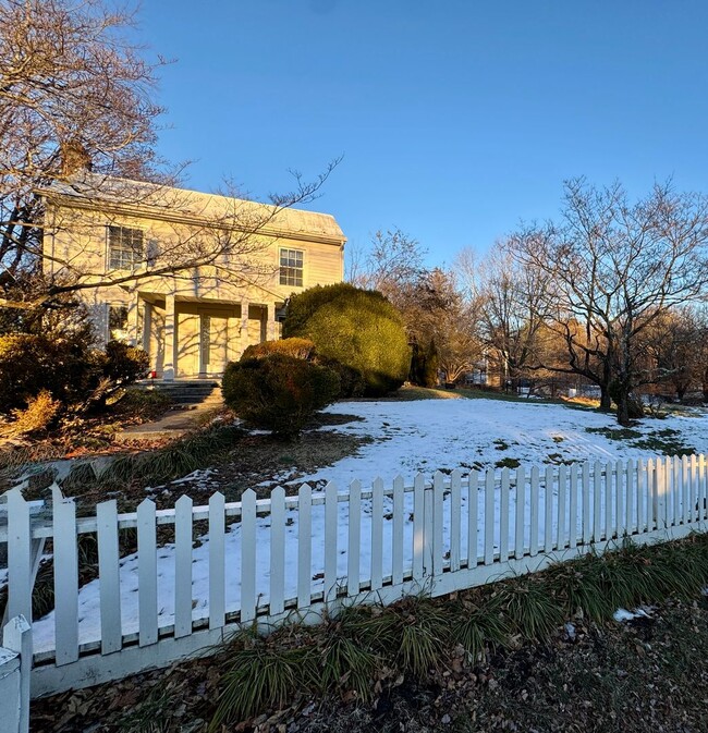 Building Photo - Historic Three Bedroom Home With Ample Out...