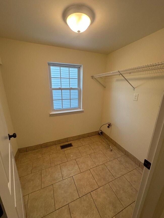 Building Photo - 166 W Washington Ave