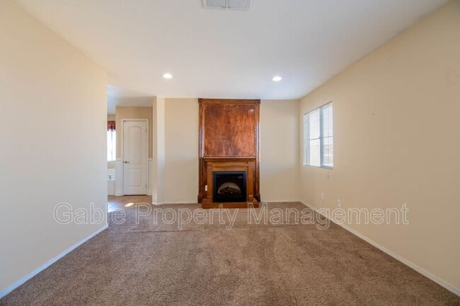 Building Photo - 37400 Queen Anne Pl