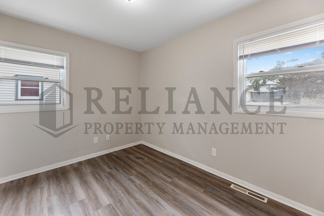 Building Photo - 1642 Denver Dr