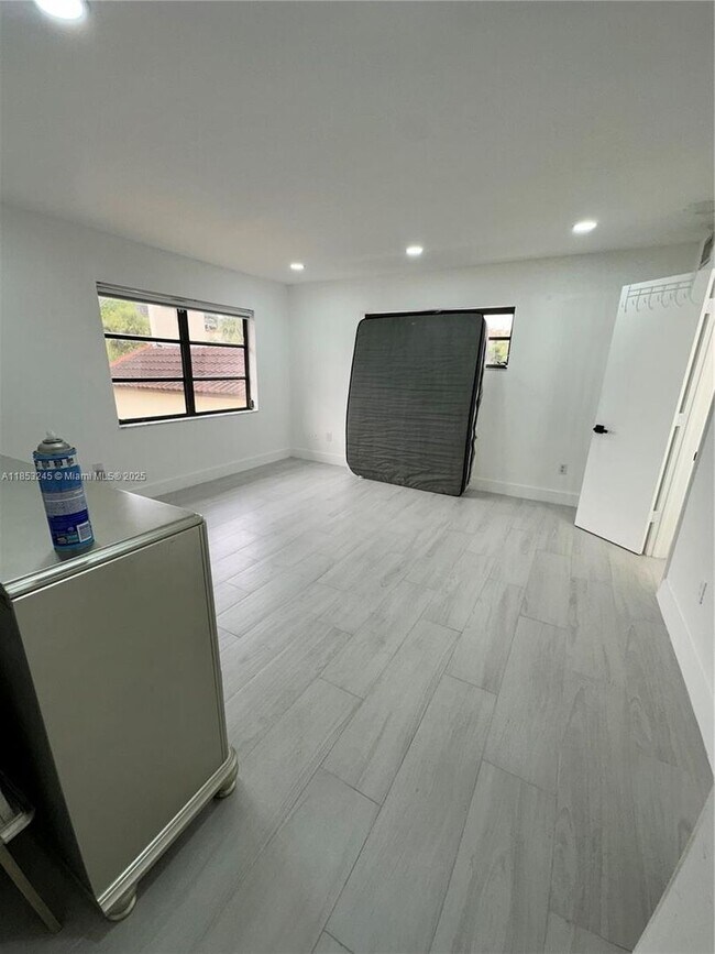 Building Photo - 8660 SW 149th Ave