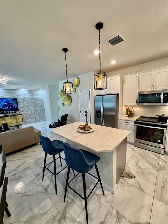 Building Photo - 4334 Ficus St