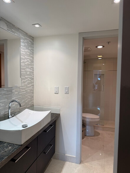 Building Photo - 2333 Brickell Ave