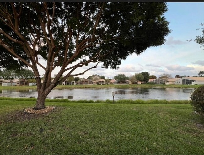 Building Photo - 10566 Sunset Isles Ct