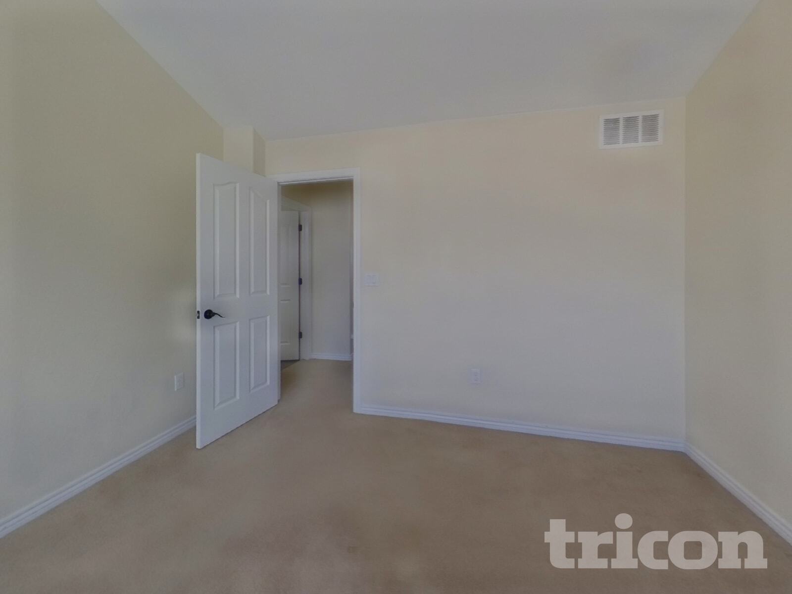 Building Photo - 305 Calhoun Cir