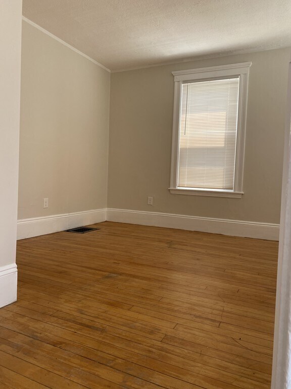 Building Photo - 85 Sheridan St