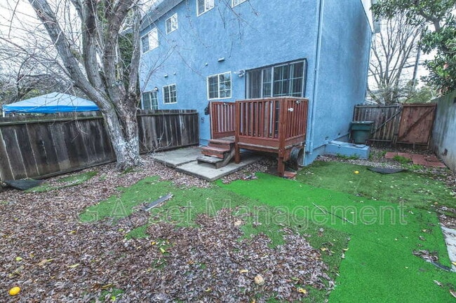 Building Photo - 1650 Barrus Ave