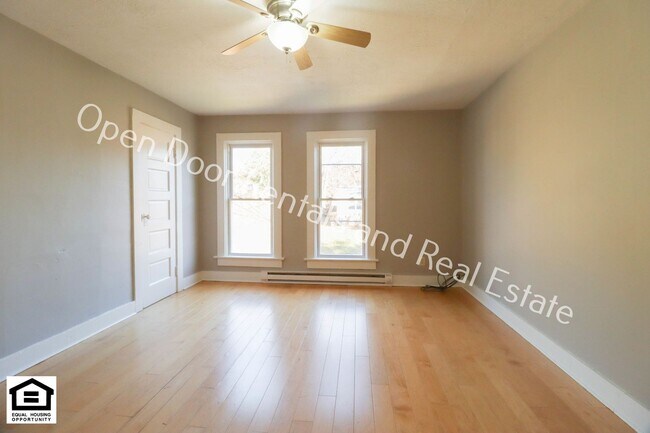 Building Photo - 1905 Hillside Ave