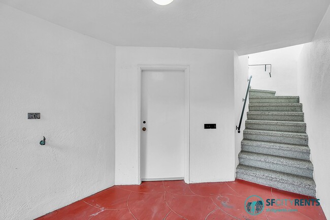 Building Photo - Noe Valley: Single Family Home w/ Views, D...