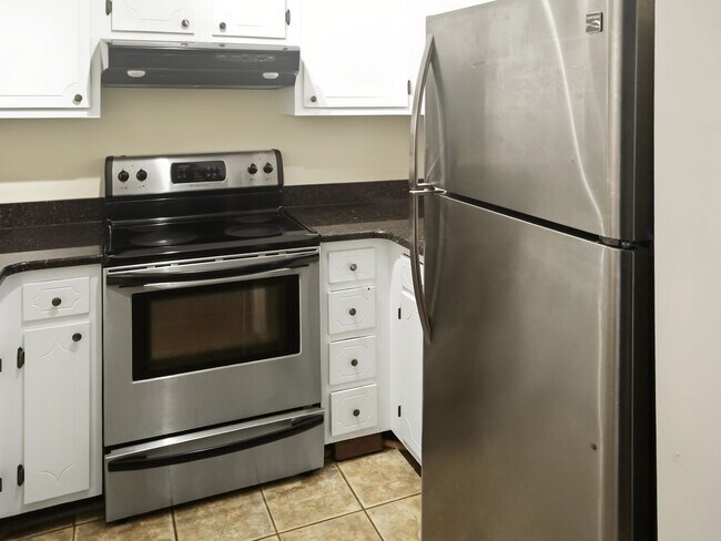 Building Photo - 4610 Lawndale Dr