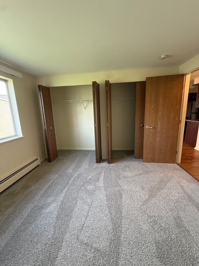 Building Photo - New Country Village