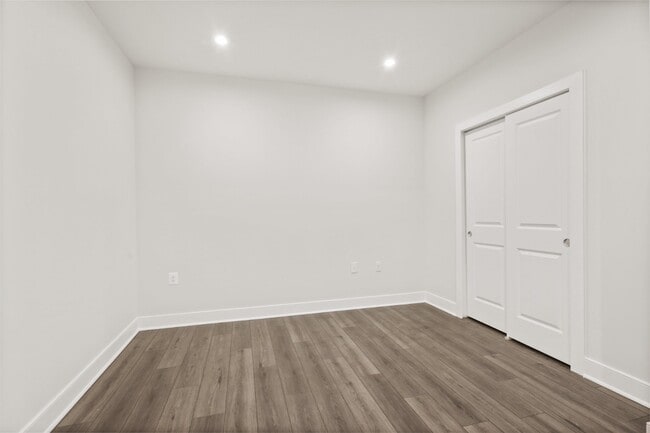 Building Photo - 100 St Ives Pl