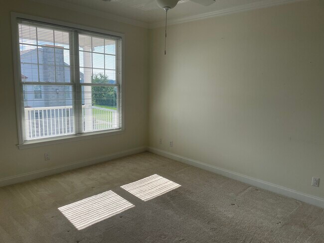 Primary Bedroom - 228 Adams Pointe Blvd