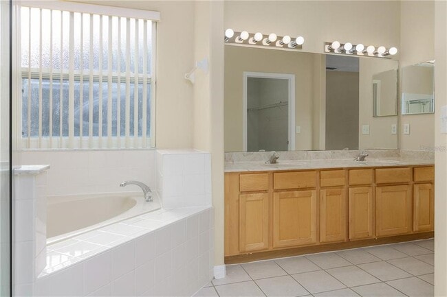 Building Photo - 626 Corvina Dr