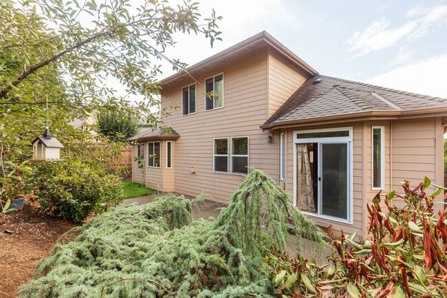 Building Photo - 11528 SE Verns Way
