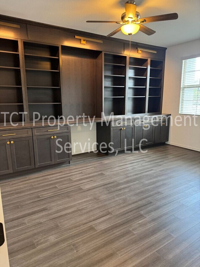 Building Photo - Beautiful Home in Spur Cross with Custom Touches