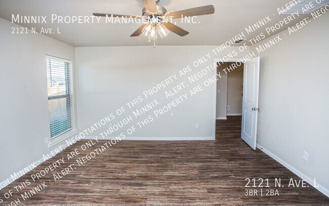 Building Photo - 2121 N. Ave L