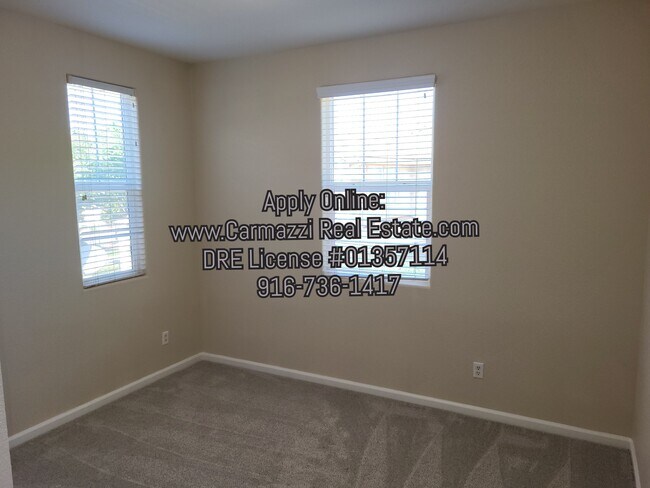 Building Photo - 260 Wapello Cir