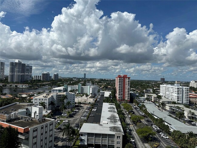 Building Photo - 3180 S Ocean Dr