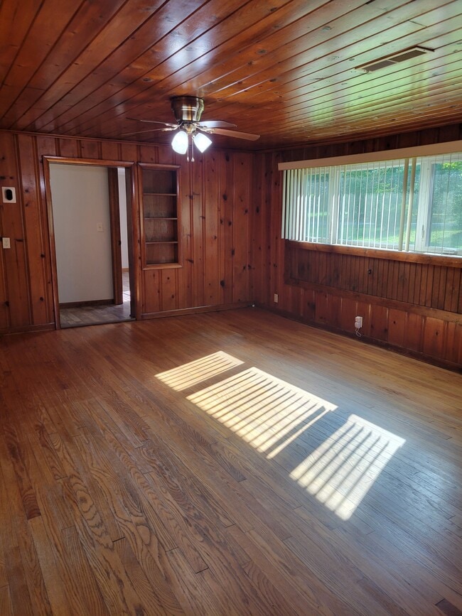 Building Photo - 566 Turkey Oak Rd