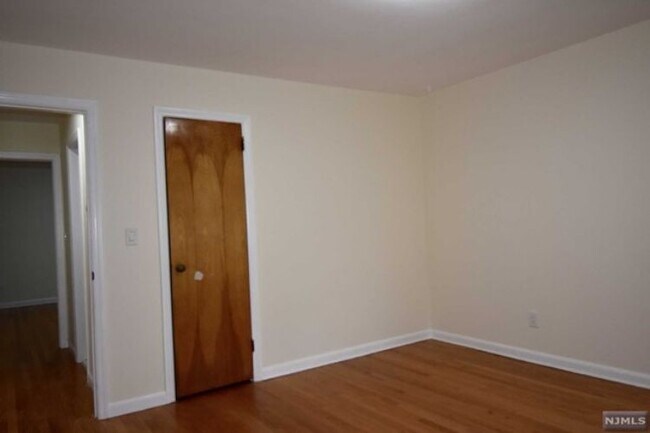 Building Photo - 356 Slocum Way
