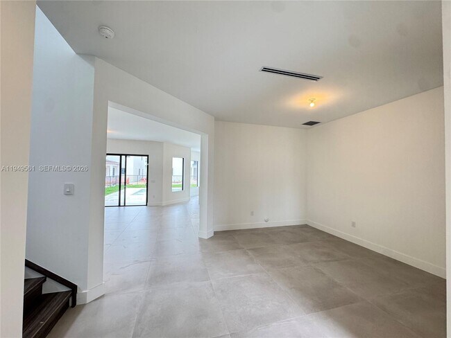 Building Photo - 19749 NE 16th Pl