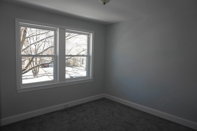 Building Photo - Completely Renovated 3 Bedroom w/ Garage i...