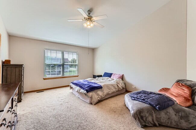 Building Photo - 34257 Trillium Way
