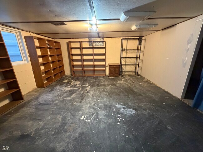 Building Photo - 1437 N Leland Ave