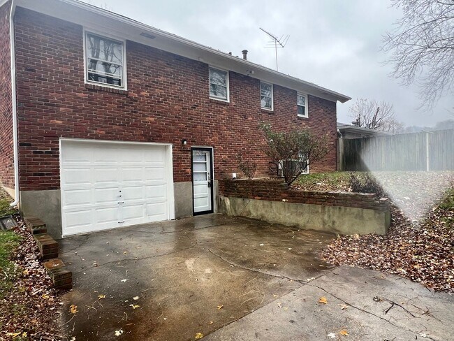 Building Photo - 5508 Fruitwood Dr