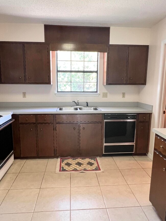 Building Photo - 103 Wedgewood Ct