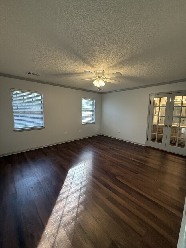 Building Photo - 1008 Old Oatland Island Rd