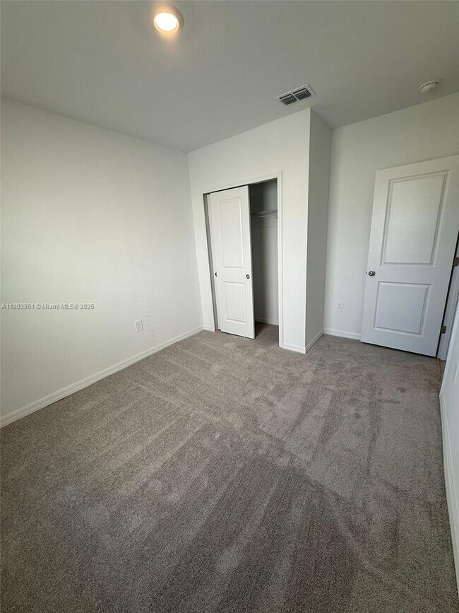 Building Photo - 5658 Nispero Wy