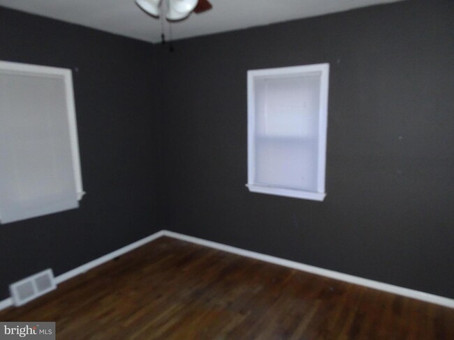 Building Photo - 53 Robinson Dr
